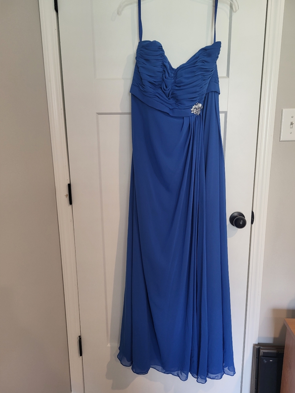 Mori Lee Size 22 Blue Strapless Bridesmaid/Prom Dress with Brooch, Chiffon Skirt
